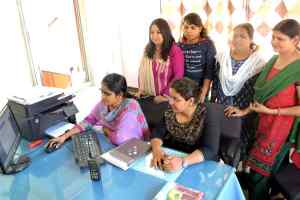 सिर्फ महिलाओं को 60 हजार आबादी को 24 घंटे बिजली देने का जिम्मा