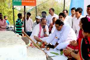 राजस्व मंत्री गुप्ता द्वारा निर्माण कार्यों का भूमि-पूजन