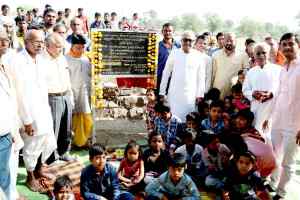 प्रधानमंत्री आवास योजना में सभी आवासहीनों को मिलेगा मकान : वित्त मंत्री मलैया