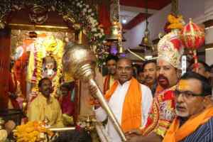  सहकारिता मंत्री सारंग ने सिद्ध स्थल खेड़ापति हनुमान मंदिर में राष्ट्र और समाज रक्षार्थ गदा अर्पित की