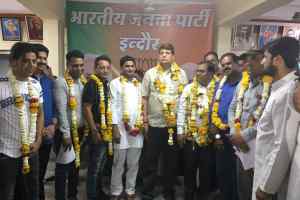 भाजपा अल्पसंख्यक मोर्चा के नवनियुक्त पदाधिकारियों का कार्यकर्ताओं ने भाजपा कार्यालय पर किया भव्य स्वागत