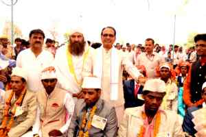 सामूहिक निकाह में शामिल हुए मुख्यमंत्री चौहान