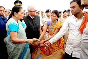 राज्यपाल द्वारा वेटरनरी यूनिवर्सिटी जबलपुर के शोध एवं अनुसंधानों की सराहना
