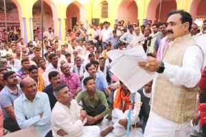 असंगठित श्रमिक शासन की योजनाओं का लाभ लेने आगे आयें