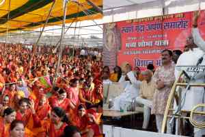 प्रदेश की सरकार गरीब एवं मध्यम वर्ग के साथ खड़ी हैं : चौहान