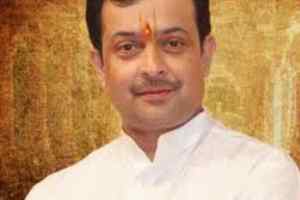 अन्ना हजारे को मनाने वाला जिंदगी से हारा