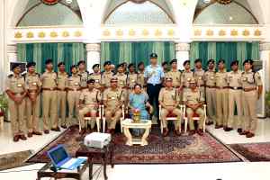 सीमावर्ती क्षेत्रों में सैनिकों को सहयोग करें देशवासी : राज्यपाल श्रीमती पटेल