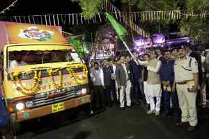 मुख्यमंत्री चौहान ने रवाना किये भोपाल जिले के विकास यात्रा रथ