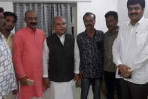 केन्द्रीय मंत्री तोमर की अपराधी के साथ तस्वीर