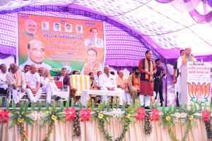 गाय और गांवों का विकास भाजपा की संस्कृति में हैः राजनाथ सिंह