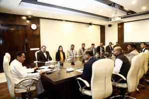 मुख्यमंत्री से मिले भारतीय प्रशासनिक सेवा के प्रोबेशनर अधिकारी