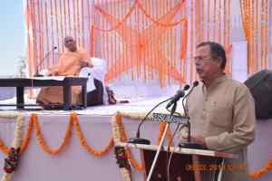 स्वामी अवधेशानंद गिरी महाराज की उपस्थिति में स्व. अर्जुन सिंह की प्रतिमा का अनावरण
