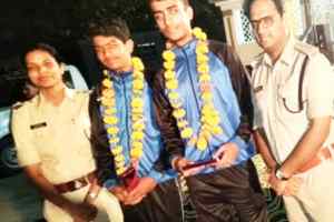 खुशनुमा माहौल में पुलिस ने किया नागरिकों का सम्मान