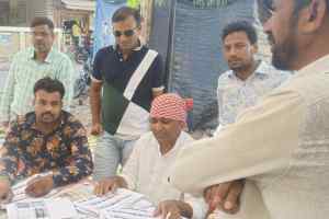 कांग्रेस के जिला अध्यक्ष सोहराब पटेल खुद बैठे बूथ पर
