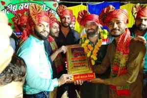 अवाम की ख़िदमत करने पर अमान मेमन को सम्मान से नवाज़ा