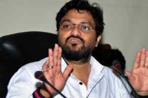 यादवपुर विवि में बाबुल हुए  आपमानित , धक्कामुक्की फटी शर्ट