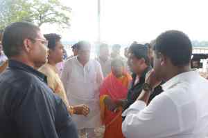 केवल क्रेन द्वारा ही माँ दुर्गा की प्रतिमाओं का विसर्जन कराएं - मंत्री श्री शर्मा