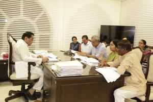 स्कूली शिक्षा की गुणवत्ता सुधार के लिए हर संभव प्रयास हों : मुख्यमंत्री श्री कमल नाथ