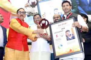 युवाओं में लोकप्रिय श्री पटवारी फेम इंडिया सर्वश्रेष्ठ मंत्री अवार्ड से अलंकृत