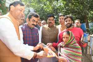 कांग्रेस के दुष्प्रचार का सकारात्मकता से मुंहतोड़ जवाब दें : राकेश सिंह