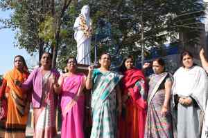 भाजपा महिला मोर्चा कार्यकर्ताओं ने स्व. राजमाताजी की पुण्यतिथि मनाकर पुष्पांजलि अर्पित की