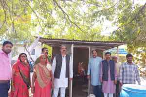 प्राचीन मंदिर को कहीं और शिफ्ट नहीं होने देंगे : विकास विरानी
