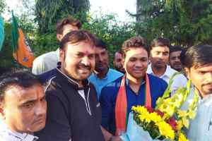 कांग्रेस के जिला कार्यकारी अध्यक्ष कृष्णा घाड़गे अभिलाष पांडे के समक्ष भाजपा में शामिल