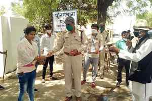 पलेरा स्थानीय प्रशासन के साथ समाजसेवी संतोष गंगेले ने जन जागरण अभियान चलाया