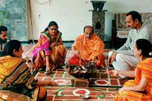 आज 50 वें पृथ्वी दिवस पर घर-घर हवन हुआ,तुलसी के पास दीपक प्रज्वलित हुआ,रंगोली बनी