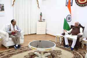 राज्यपाल टंडन से मिले मुख्यमंत्री चौहान