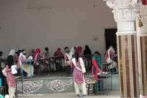 कोरोना के नाम पर परीक्षा केंद्र में छुआछूत और साम्प्रदायिकता