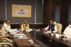 बड़े एवं सफेदपोश बदमाशों के खिलाफ करें तत्परता से कार्रवाई