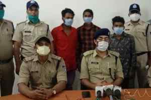 पुरानी रंजिश को लेकर चाकू मारकर हत्या करने वाले तीन आरोपियों को पुलिस ने किया गिरफ्तार