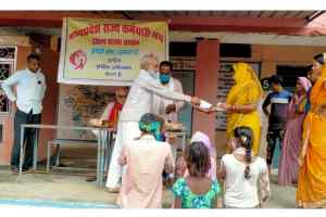 भारतीय मजदूर संघ और राज्य कर्मचारी संघ ने लगाया बाढ़ राहत शिविर