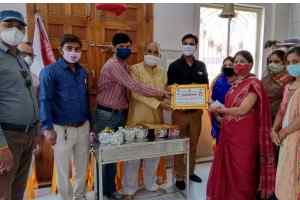 ऑनलाइन प्रतियोगिता में विजेताओं को दिए पुरस्कार