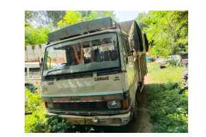 ट्रक छोड़कर भागे मादक पदार्थ के तस्कर