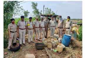 आबकारी उड़नदस्ता द्वारा 2 लाख 31 हजार कीमत की शराब बरामद