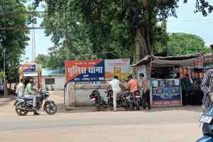 पुलिस थाना के गेट से डेढ़ लाख रुपए हुए चोरी...