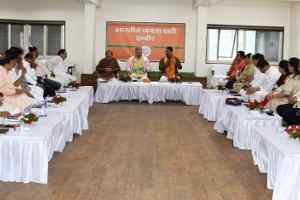 वरिष्ठ नेता, जनप्रतिनिधि, नवनिर्वाचित पार्षद एवं नगर पदाधिकारियों समेत मंडल अध्यक्षों की ली बैठक