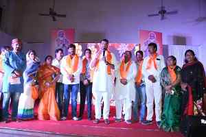 सेवा पखवाड़े के अंतर्गत नगर भाजपा द्वारा आयोजित किया गया विविधता में एकता उत्सव-गांधी हॉल में दिखी मिनी इंडिया की झलक