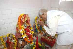 राज्यपाल श्री पटेल ने राजभवन में कन्या-पूजन किया