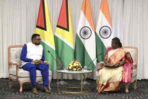 राष्ट्रपति श्रीमती द्रौपदी मुर्मु ने 17वें पीबीडी सम्मेलन में गुयाना के राष्ट्रपति से मुलाकात की
