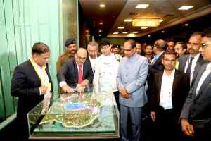 मुख्यमंत्री श्री चौहान ने किया ऊर्जा उत्पादन संयंत्र के मॉडल का अवलोकन