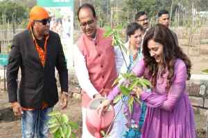 खेलो इंडिया यूथ गेम्स की शुरूआत को यादगार बनाने के लिए किया पौध-रोपण