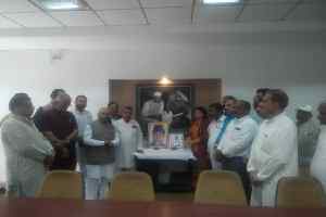 कस्तूरबा गांधी और मो. अबुल कलाम आजाद की पुण्यतिथि पर कांग्रेसजनों ने किया उनका पुण्य स्मरण    