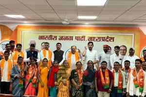 बिरसिंहपुर नगर परिषद अध्यक्ष सहित 60 से अधिक कार्यकर्ता भाजपा में शामिल
