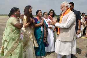 प्रधानमंत्री जी का विशिष्ट सामाजिक बहनों ने किया स्वागत