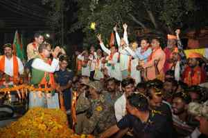 मुख्यमंत्री श्री शिवराज सिंह चौहान ने अलीराजपुर और झाबुआ में जनदर्शन कर चुनावी सभाओं को संबोधित किया