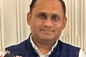 हाईकोर्ट की आड़ में वरिष्ठ आय ए एस अफसरों पर दादागिरी