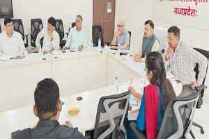 यात्रियों से टिकिट की नियत राशि से ज्यादा वसूलने वाली बसों पर हो सख्त कार्रवाई : परिवहन मंत्री श्री सिंह
